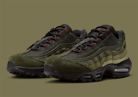 nike air max 95 black earth-sequoia-cargo khaki am fuß